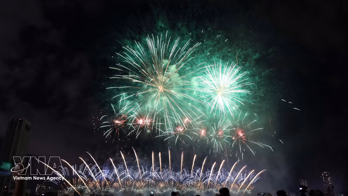2026年岘港国际烟花节正式开幕