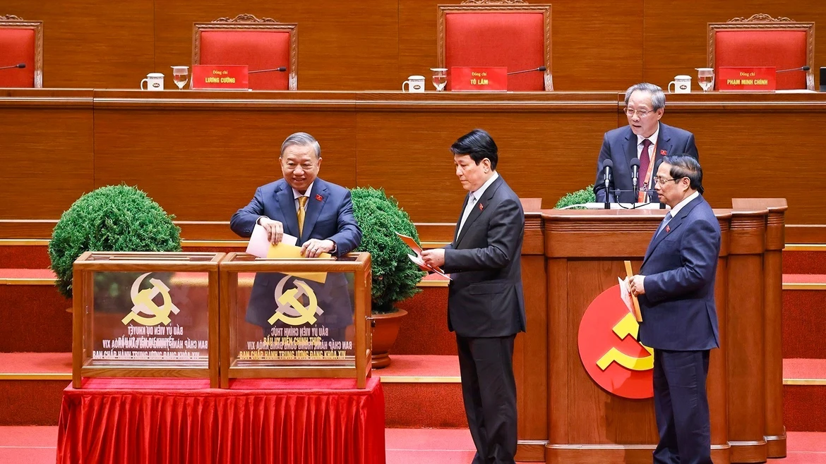 越共第十四次全国代表大会：选举第十四届中央委员会