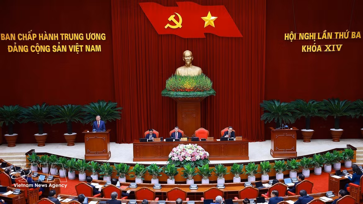 越共中央第十四届中央委员会第三次全体会议隆重开幕