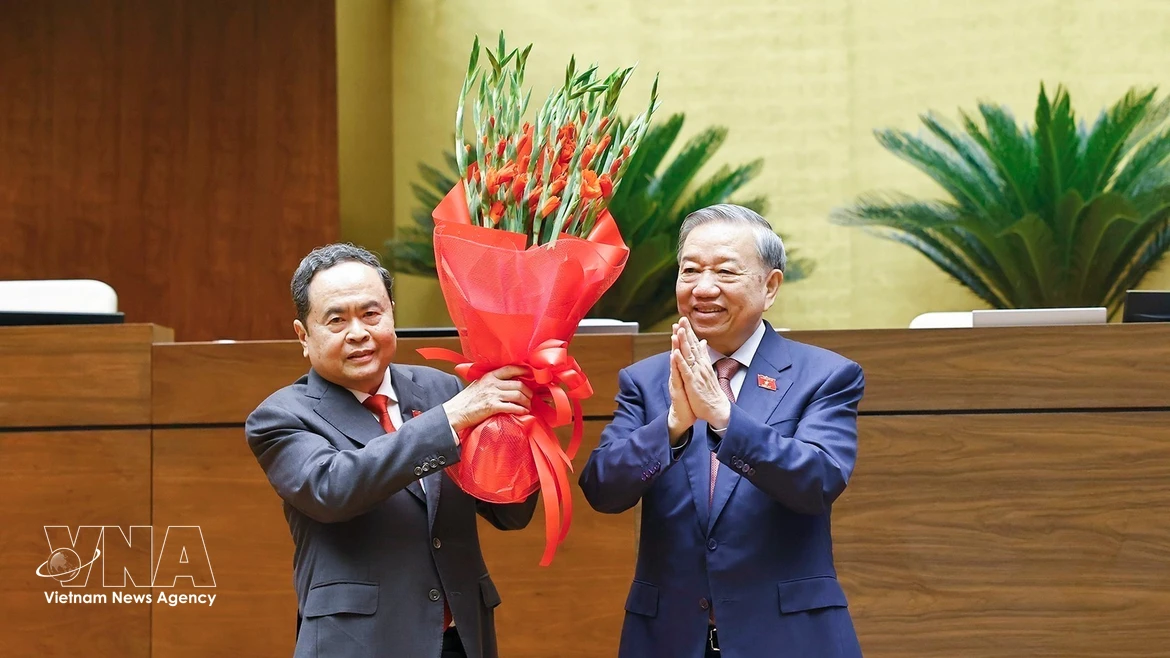 第十五届国会主席陈青敏正式当选为第十六届国会主席