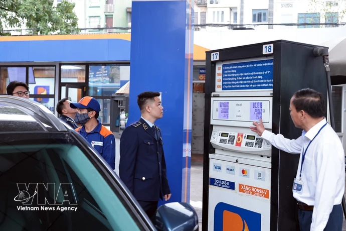 河内市某家加油站。图自越通社