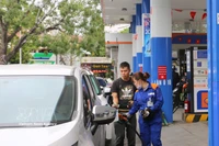 Petrolimex 与 PVOIL 确认油气供应充足，满足客户需求。图自越通社