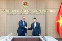 公安部部长梁三光大将会见欧盟-东盟商务理事会(EU - ABC)主席詹斯·鲁贝特。图自越通社