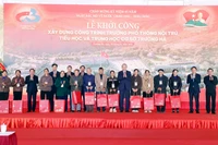 越共中央总书记苏林出席高平省长河九年一贯制寄宿学校开工仪式。图自越通社