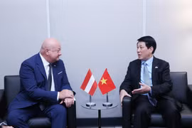 越南国家主席梁强会见奥地利总理克里斯蒂安·施托克尔。图自越通社