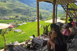 在大湾，那些坐拥翠绿梯田美景、亲近大自然的咖啡馆深受游客喜爱。图片来源：越通社