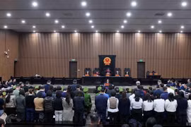1月14日下午，河内市人民法院对涉嫌在卫生部食品安全局发生的行贿、受贿案件的55名被告作出判决。图自越通社