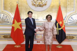 越南国家主席梁强会见安哥拉国民议会议长塞尔凯拉。图自越通社