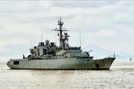 法国海军舰艇抵达岘港市进行友好访问。图自越通社