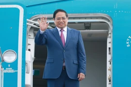 政府总理范明政启程赴中国天津出席世界经济论坛第十六届新领军者年会。图自越通社