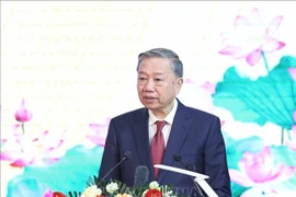 苏林总书记在纪念阮文灵总书记诞辰110周年大会上发表讲话。图自越通社
