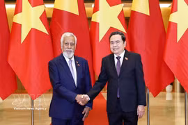 国会主席陈青敏与东帝汶总理夏纳纳·古斯芒。图片来源：越通社