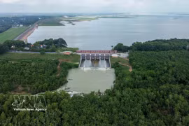 油汀水库是一项具有特殊重要意义的水利工程，在保障水资源安全、防灾减灾以及促进越南东南部地区经济社会发展方面发挥着重要作用。图片来源：越通社