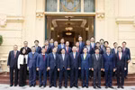 苏林总书记会见出席越共十四大的驻外大使和越南驻外机构负责人