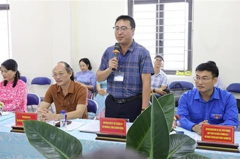 奠边省民族寄宿中学校长武忠环在会上发表讲话。图自越通社