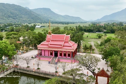 安江省独特的粉色寺庙：杭贡寺