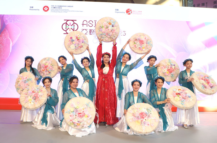 活动上的文艺节目。图自越通社