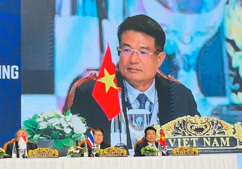 越南最高人民检察院院长阮辉进出席东盟检察长会议。图自保护法律报