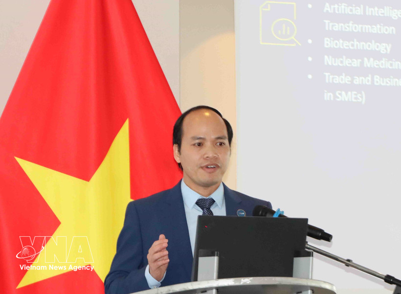 在比利时卢森堡越南知识分子协会（ViLaB）主席冯国智。图自越通社