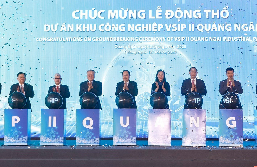 各位代表出席动工仪式。图自越通社