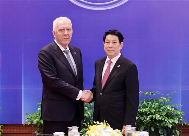 越南国家主席梁强会见俄罗斯联邦总检察长亚历山大·古察恩。图自越通社