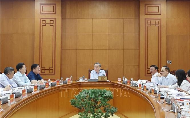 苏林在会上发言。图自越通社