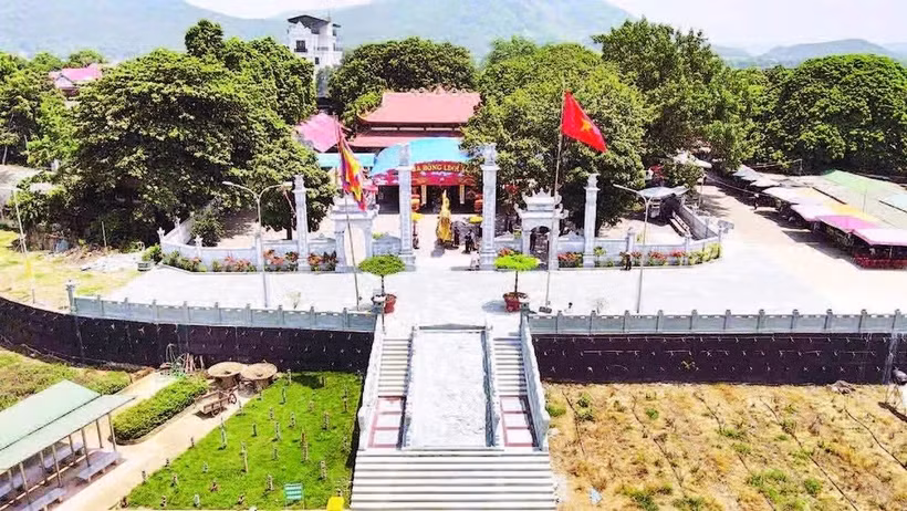 清化省各处祠庙和圣母府所散发的传统信仰魅力，正吸引着海内外游客纷至沓来。图自人民报