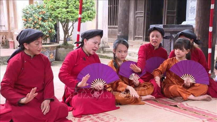 春曲的曲调多样，皆带有清新明快、充满民间气息的旋律，极易打动人心。图自越通社