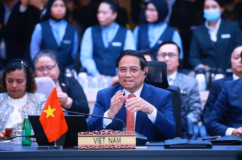 越南政府总理范明政在会上发言。图自越通社