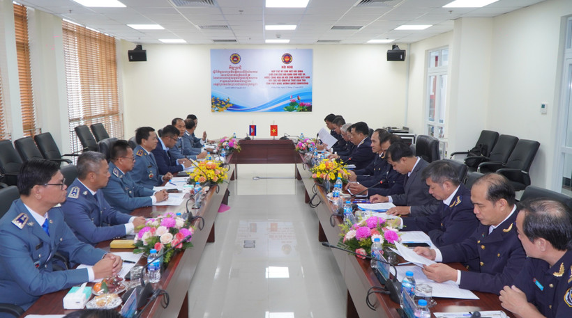 双方会议现场。图自越通社