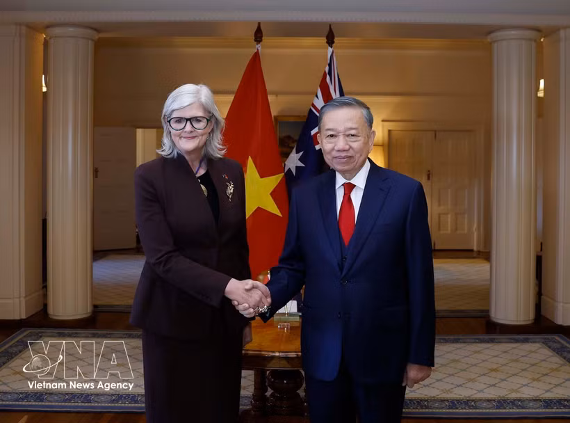 越共中央总书记、国家主席苏林与澳大利亚总督萨姆·莫斯廷。图自越通社
