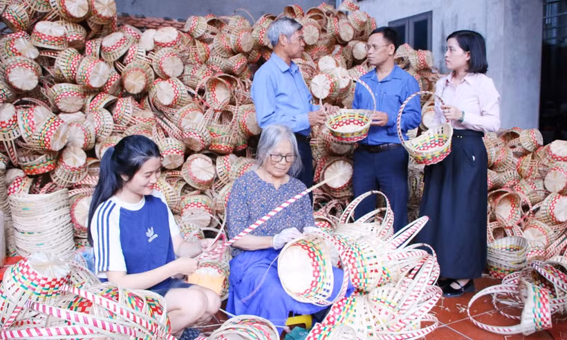 玉决（Ngọc Quyết）竹藤编织生产合作社，每月供应约7000件产品，主要服务出口。图自北宁报