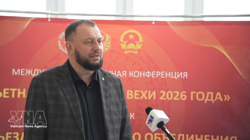 俄罗斯科学院中国与现代亚洲研究所领先研究员、历史学博士安东·布雷迪欣接受越通社记者的采访。图自越通社