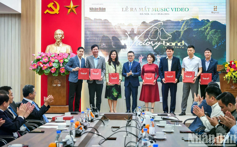 Victory - Bond in Vietnam 》音乐视频发布仪式。图自人民报