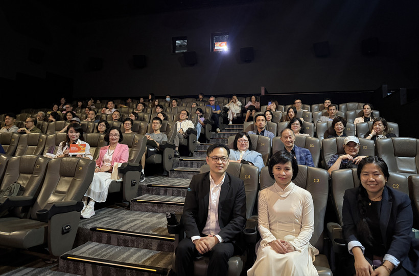 《桃花、河粉与钢琴》放映活动。图自越通社