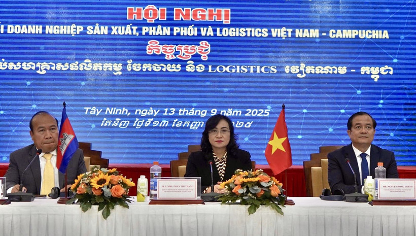 参加会议的代表们。图自越通社