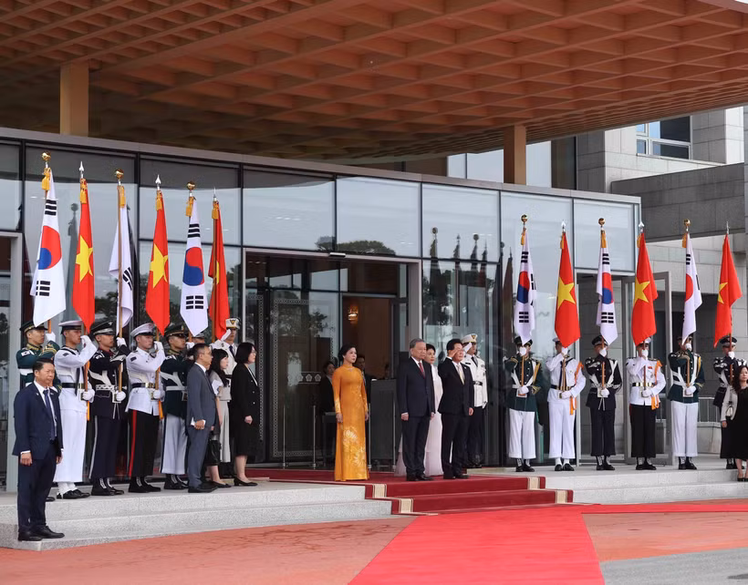 韩国总统李在明为越共中央总书记苏林举行隆重欢迎仪式。图自越通社