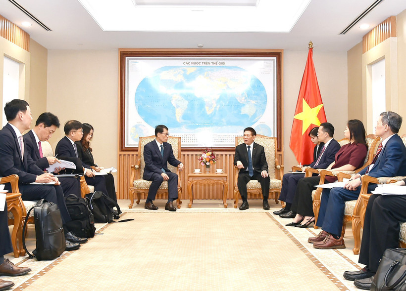 双方会见现场。图自越通社