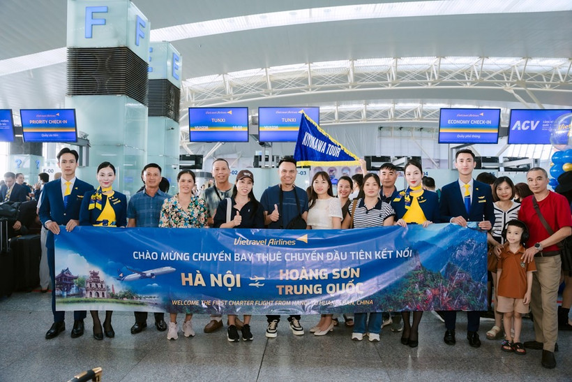 Vietravel Airlines开通河内（越南）至黄山（中国）包机航线正式开通。图自越通社
