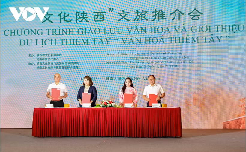 越中两国企业共同签署合作协议。图自越南之声