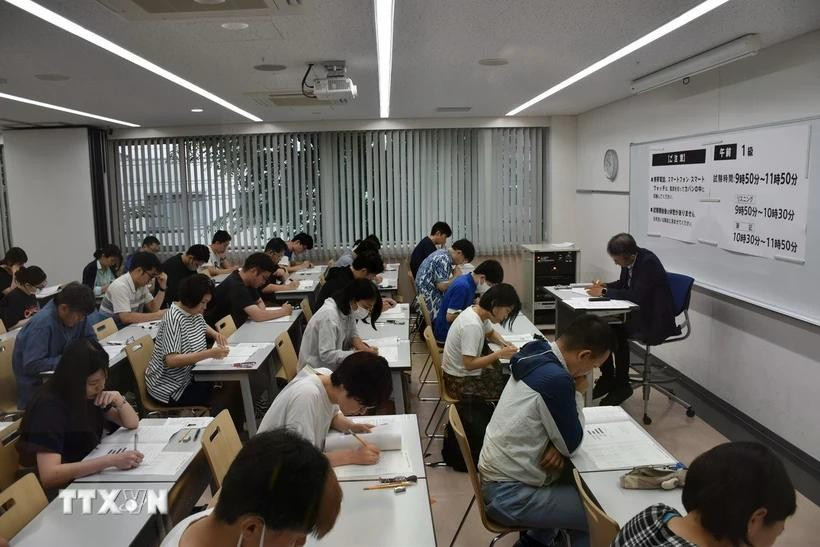 参考的考生。图自越通社