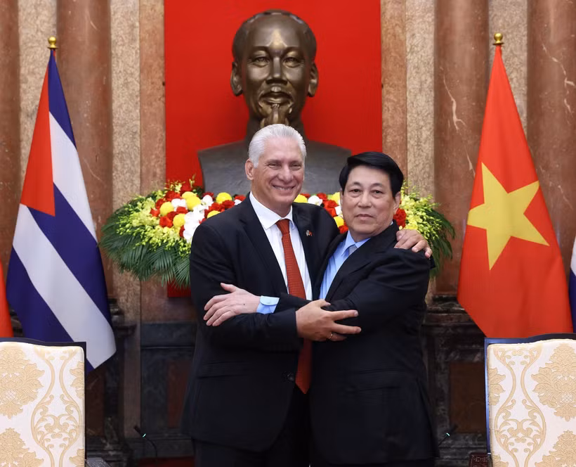 国家主席梁强会见古共中央第一书记、国家主席迪亚斯-卡内尔。图自越通社