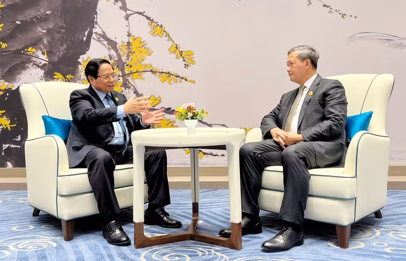 越南政府总理范明政会见了柬埔寨首相洪玛奈。图自越通社