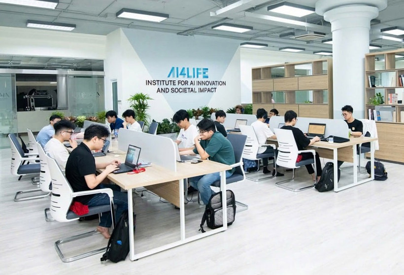 附图。图自新河内报