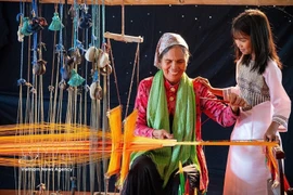 庆和省美业乡居民坚持传承传统手艺，并将占族土锦编织工艺打造成中部地区独具特色的文化象征。图自越通社