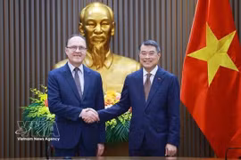 越南政府总理黎明兴于2026年5月会见俄罗斯联邦驻越南大使根纳季·别兹杰特科。图自越通社