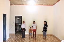 昆嵩省少数民族改善住房条件。图自越通社