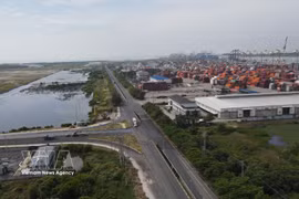 附图：盖美下（Cái Mép Hạ）自贸区——胡志明市经济增长的助推器之一。图自越通社