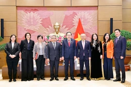  越南国会主席陈青敏分别接受柬埔寨、美国和菲律宾大使辞行拜会