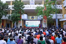 河内陈仁宗高中举办2026—2027学年高一新生见面会。